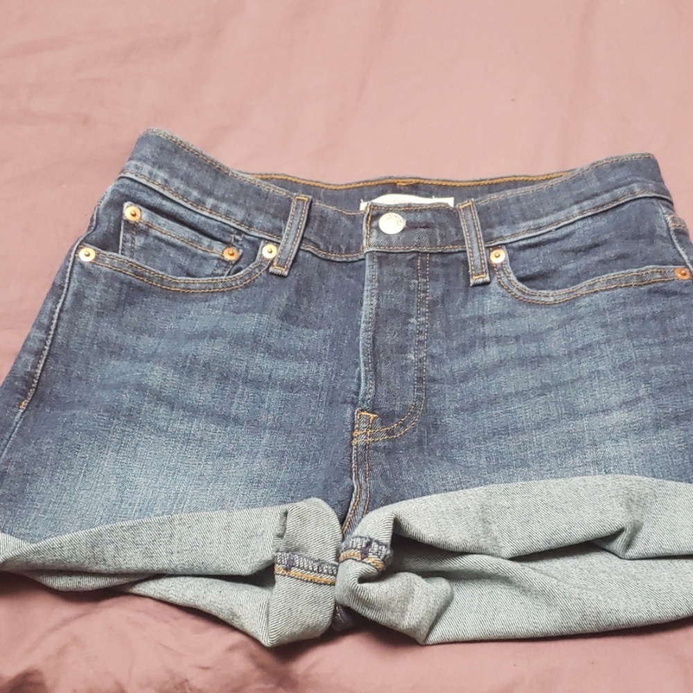 Brand new Levi's wedgie shorts size 28